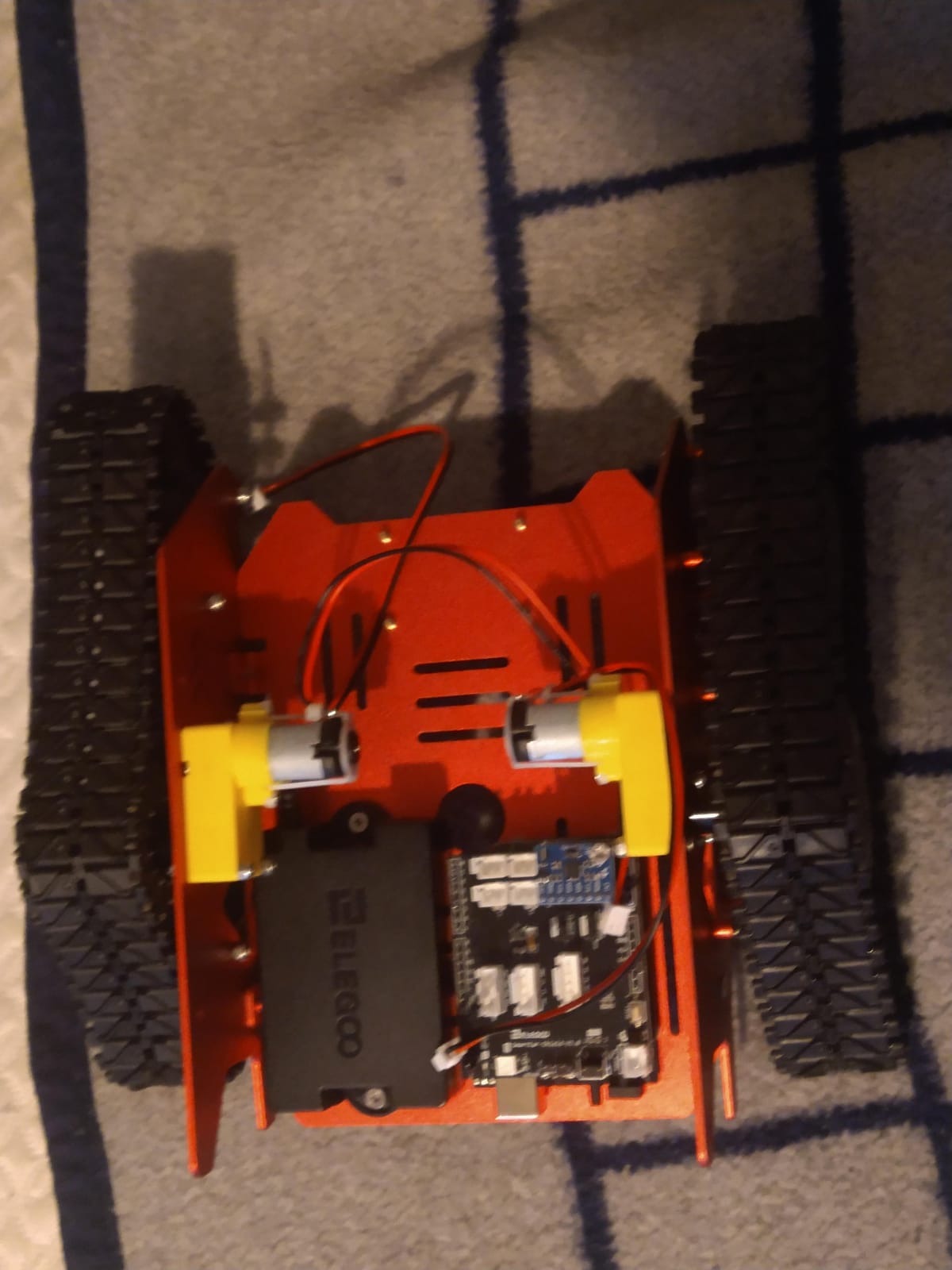 ELEGOO Conqueror Robot Tank Kit with UNO R3, Compatible with Arduino customer photo 2
