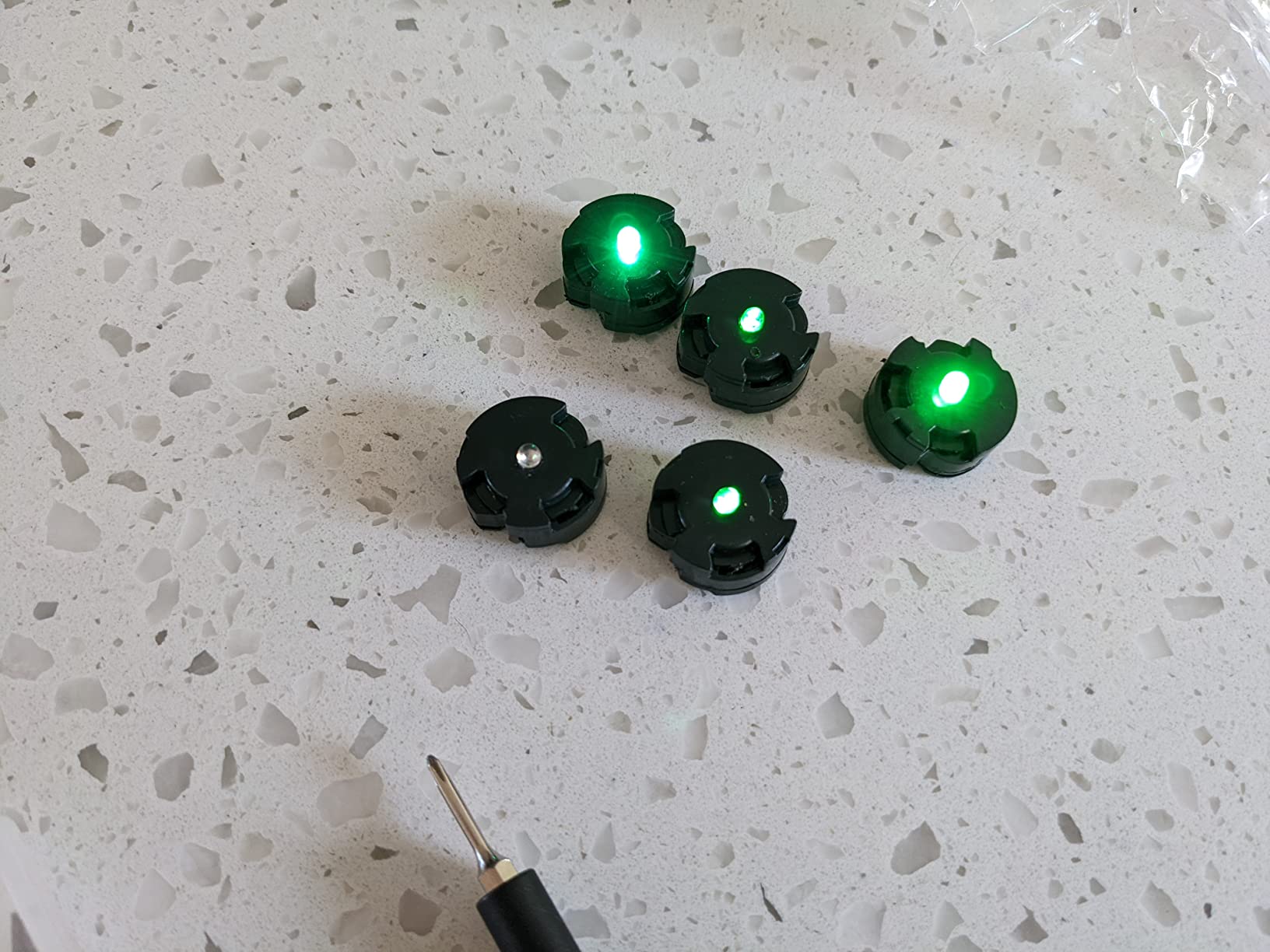 Yikko 5PCS LED Units for Gundam Models Kits, MG LED Unit Set for Gundam 00 MG GN-X Light Up Certain Models Hobby Accessories (Green) customer photo 1