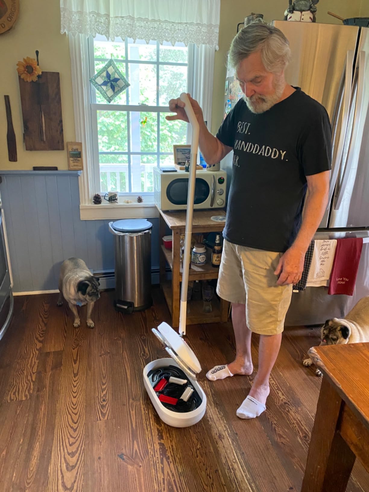 REECOO Cordless Electric Spin Mop Power Mop with 4 Floor Scrubber Pads/Automatic Cleaning Bucket/Water Sprayer,Lightweight & Rechargeable,Suitable for Wooden, Marble, Tile, Hardwood Floor. customer photo 1