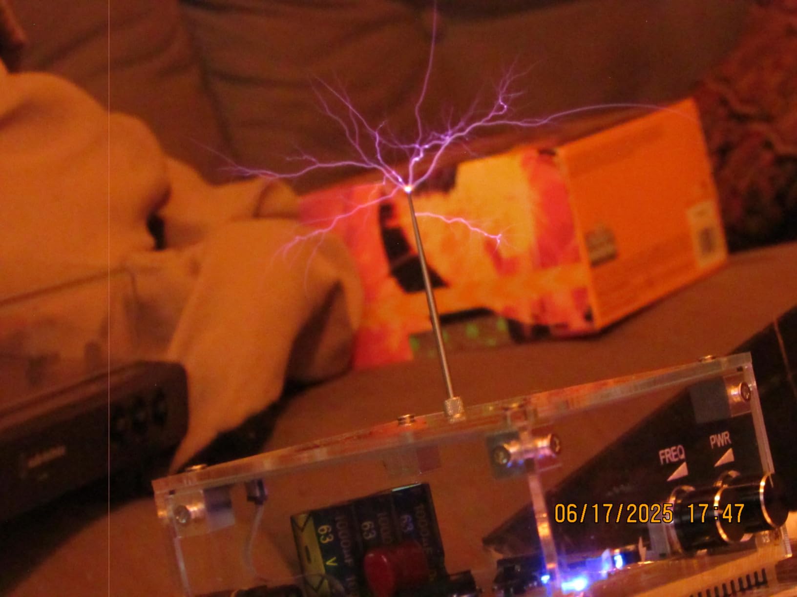 Music Tesla Coil Arc Plasma Coil Desktop Toy Divvlur Science Education kit Model TS10-001 customer photo 2