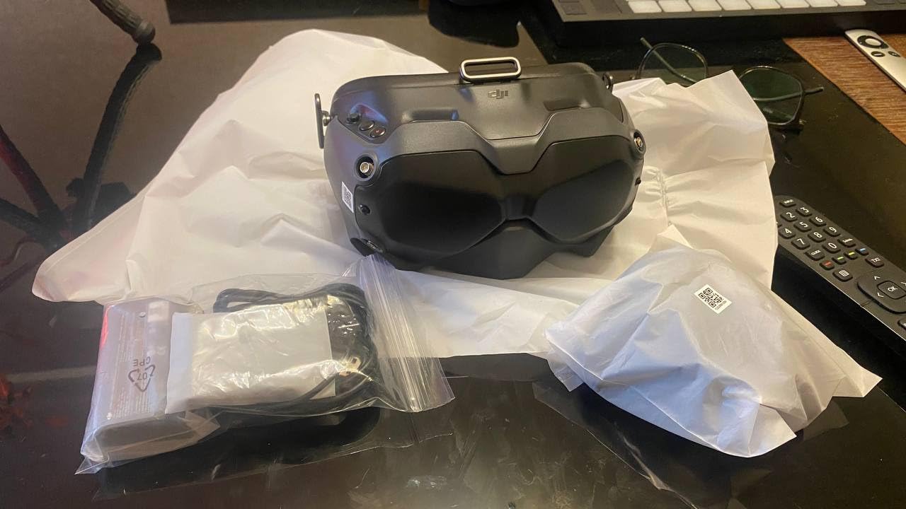DJI (Refurbished) FPV Goggles V2 for Drone Racing Immersive Experience, Supports up to 110 minutes of flight Black (Renewed) customer photo 2