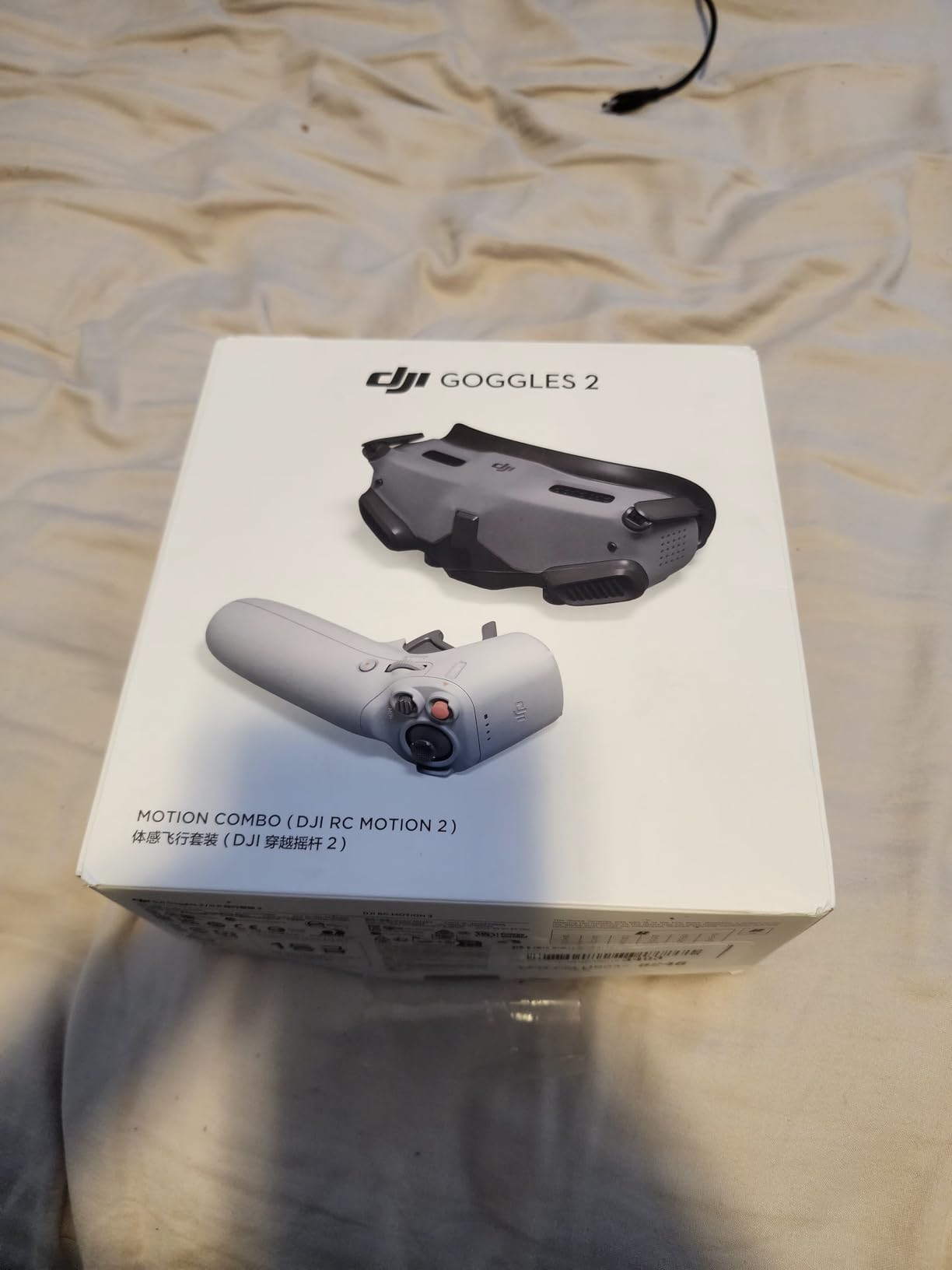 DJI Goggles 2 Motion Combo-Immersive, Multifunctional Motion Control; Lightweight and Portable FPV Drone Goggles, Micro-OLED Screens, DJI O3+ Video Transmission,and Low-Latency customer photo 2