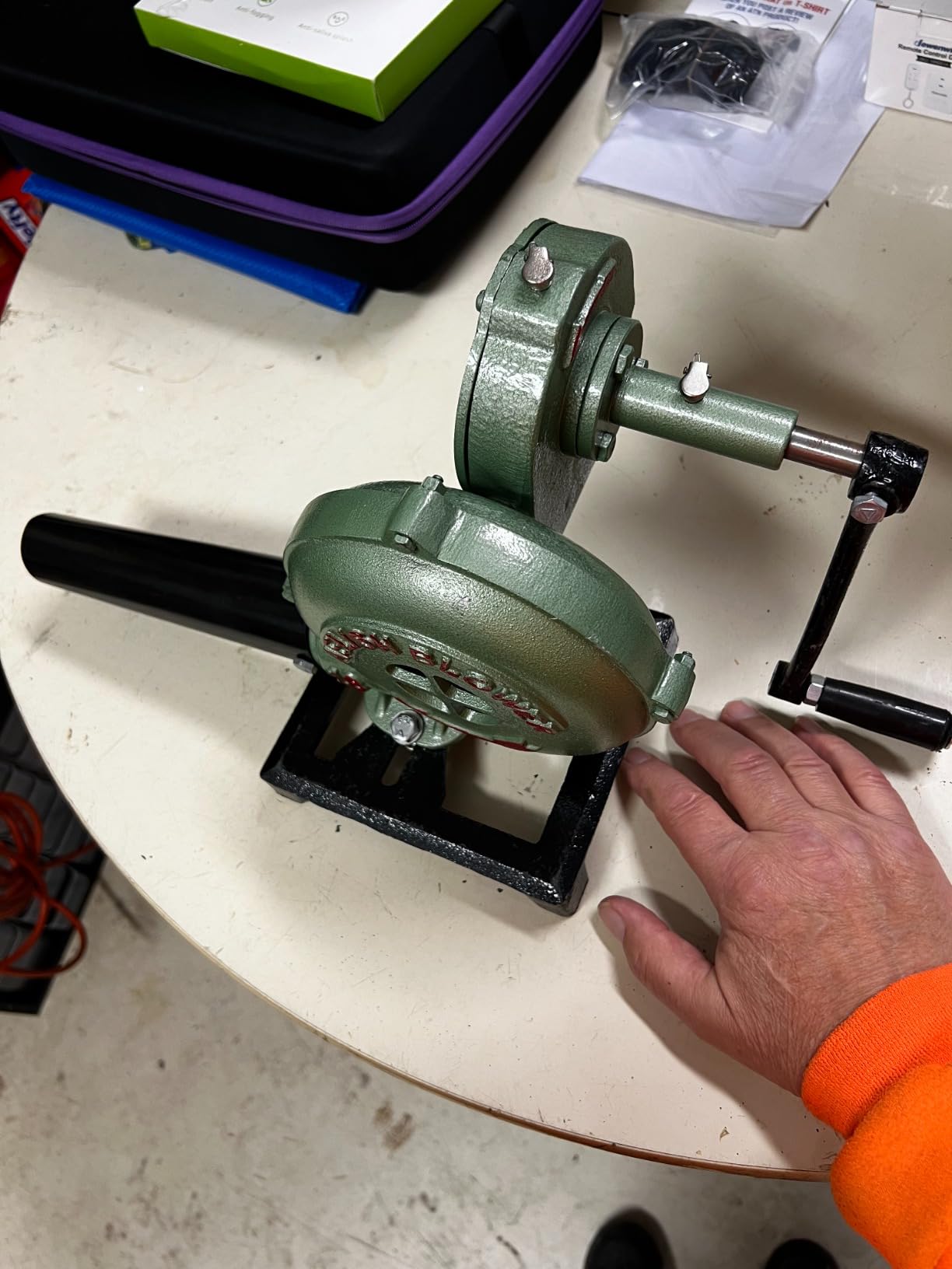 SIMOND STORE Hand Crank Blacksmithing Forge Blower, Cast Aluminum Manual customer photo 2