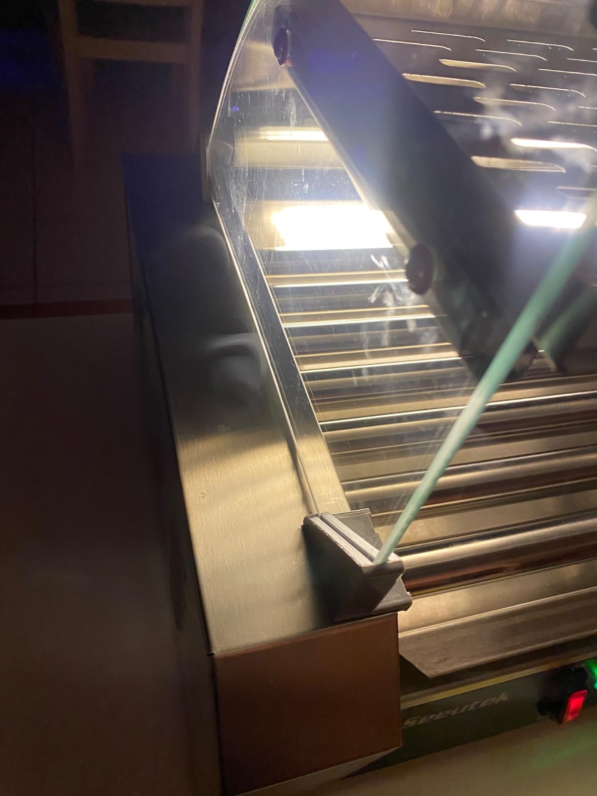 Seeutek Hot Dog Roller 5 Rollers 16 Hot Dogs Capacity 1100W customer photo 1