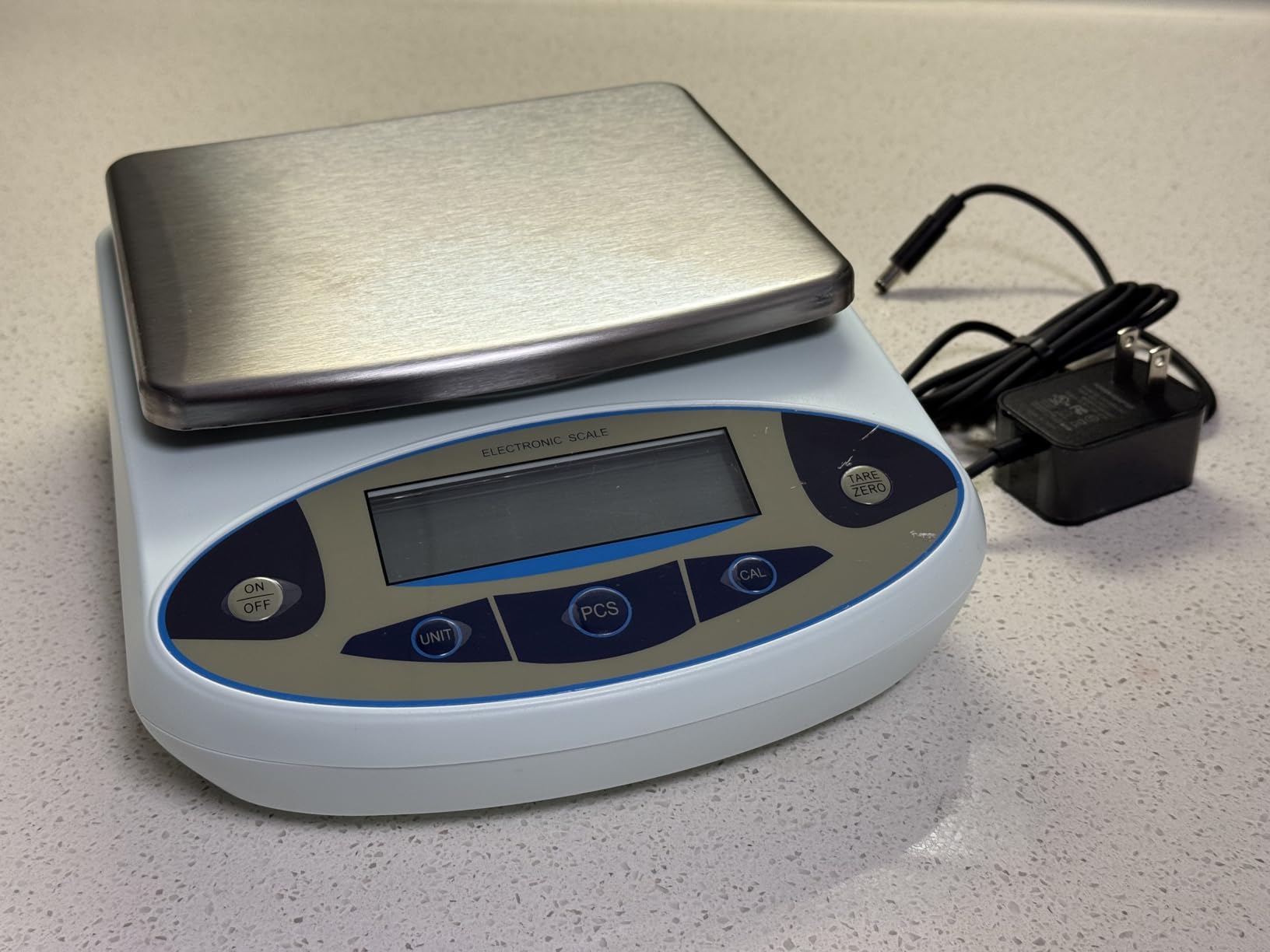 Lab Scale 5000g x 0.01g, High Precision Digital Analytical Balance customer photo 1
