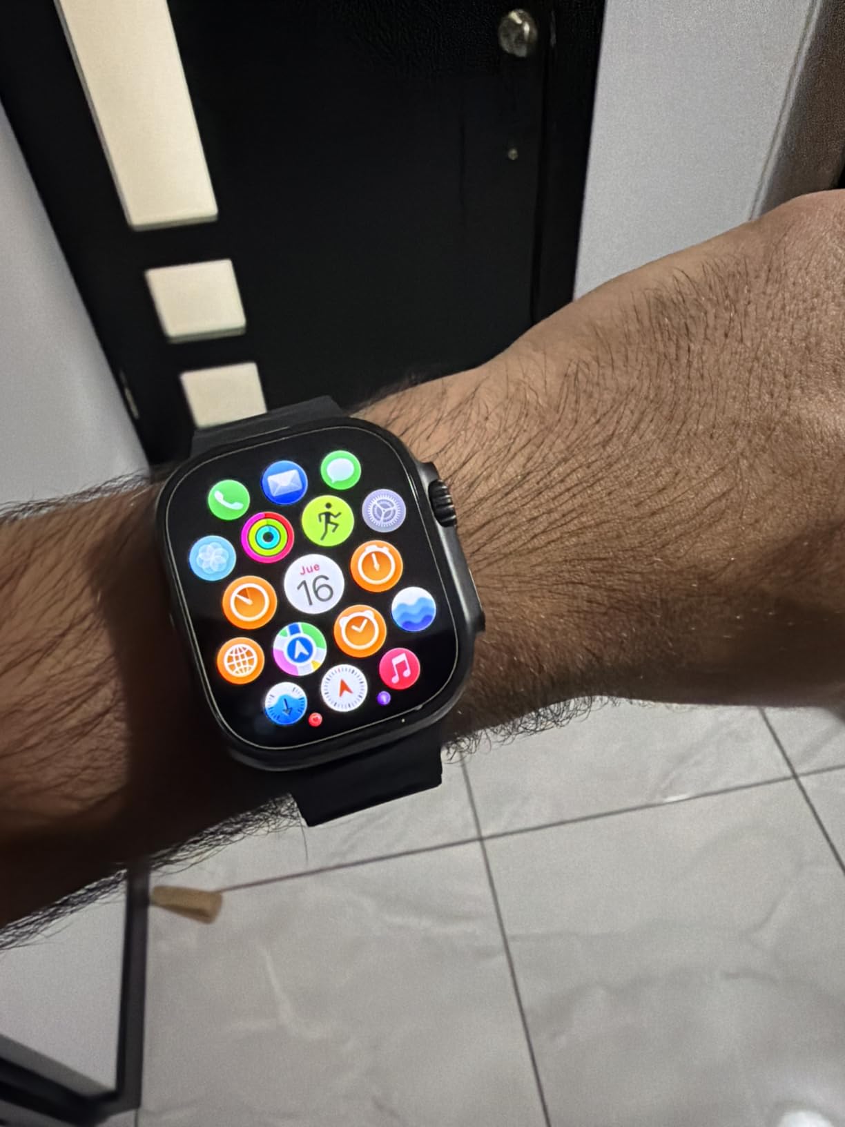 Apple Watch Ultra 3 [GPS + Cellular 49mm] Running & Multisport Smartwatch w/Rugged Titanium Case w/Black Titanium Milanese Loop - L. Satellite Communications, Advanced Health & Fitness Tracking customer photo 2