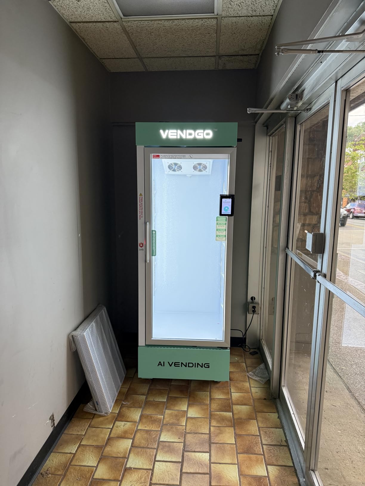 Ai Smart Vending Machine with Card Reader, Cashless Payments, Inventory Tracking, Restock Alerts, Commercial-to-Use Design for Business customer photo 1
