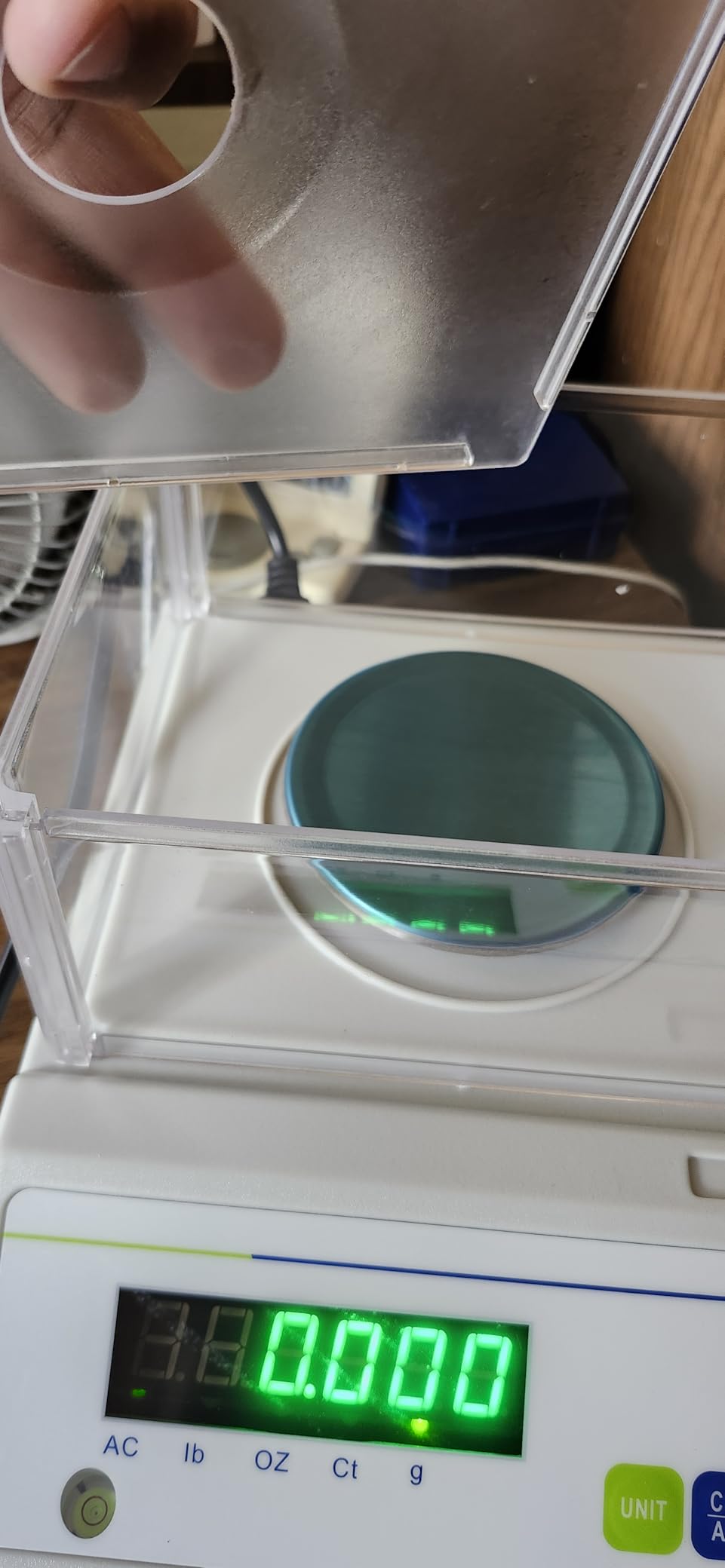 Analytical Balance 500g 0.001g High Precision Scale with Windshield customer photo 1