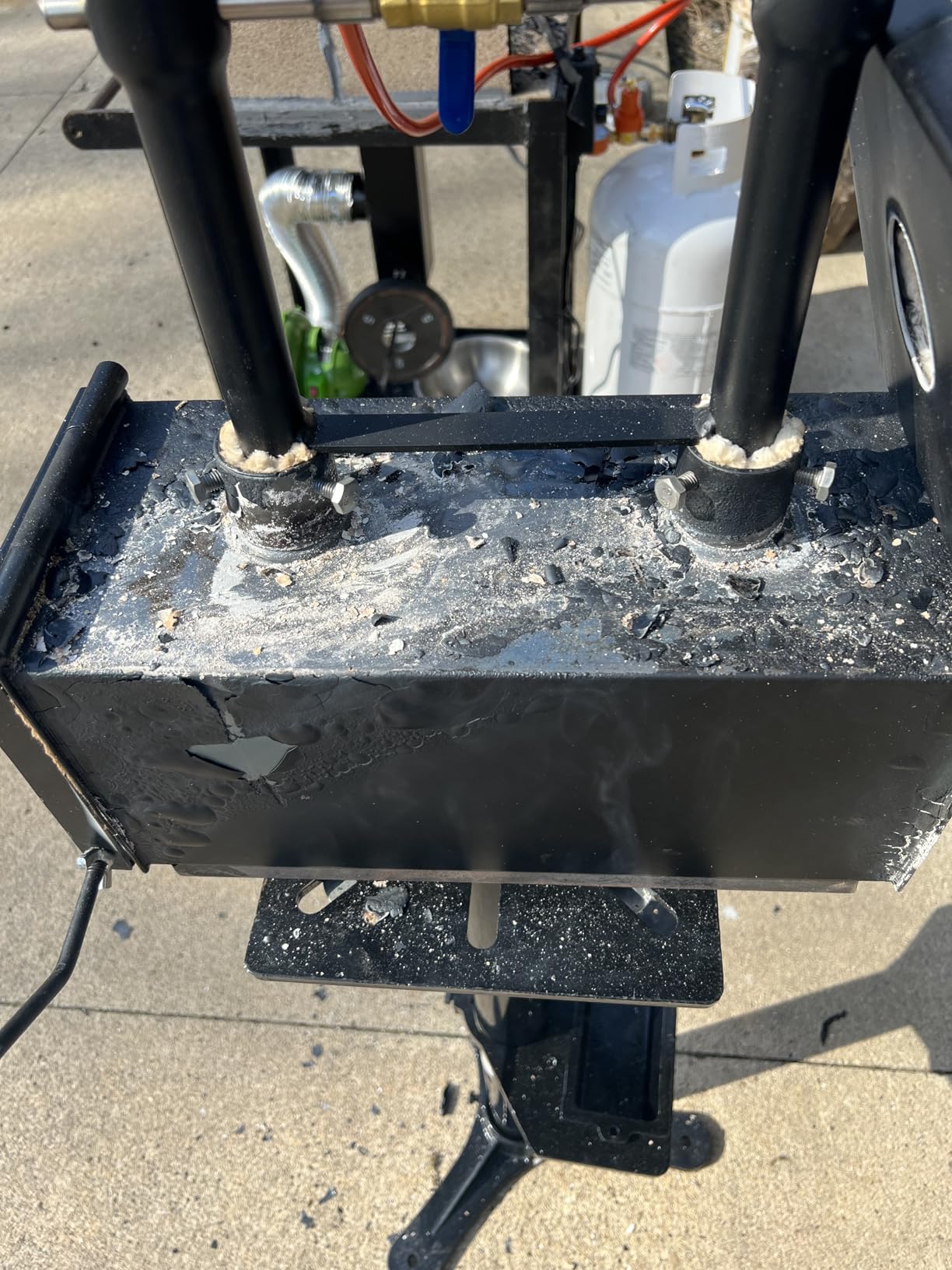 Portable Propane Gas Forge Double Burner 2700°F/1482℃ Large Capacity Square Forging Furnace for Blacksmithing Farrier Knife Tool Making Equipment with Tong & Gloves 2-Doors customer photo 2