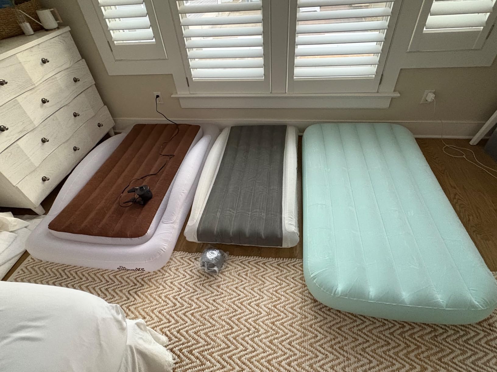 The Shrunks Inflatable Toddler Travel Bed with Safety Bumpers | Portable Toddler Bed for Kids | Toddler Air Mattress | Air Mattress with Bed Rails customer photo 1
