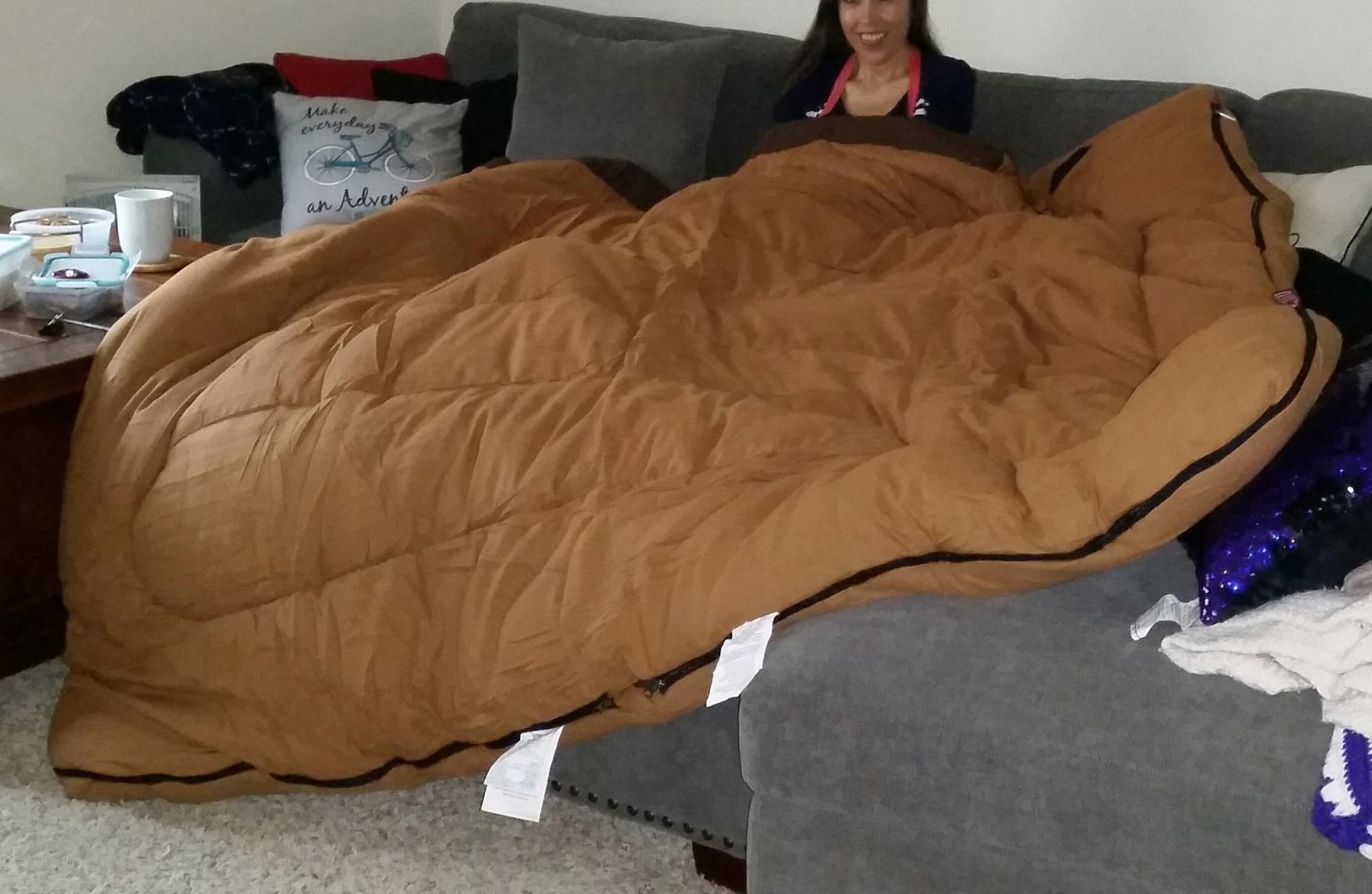 Coleman Dunnock 20°F Big ‘n Tall Sleeping Bag, Cold-Weather Sleeping Bag Fits Adults up to 6ft 4in, Machine Washable, Flannel Liner customer photo 2