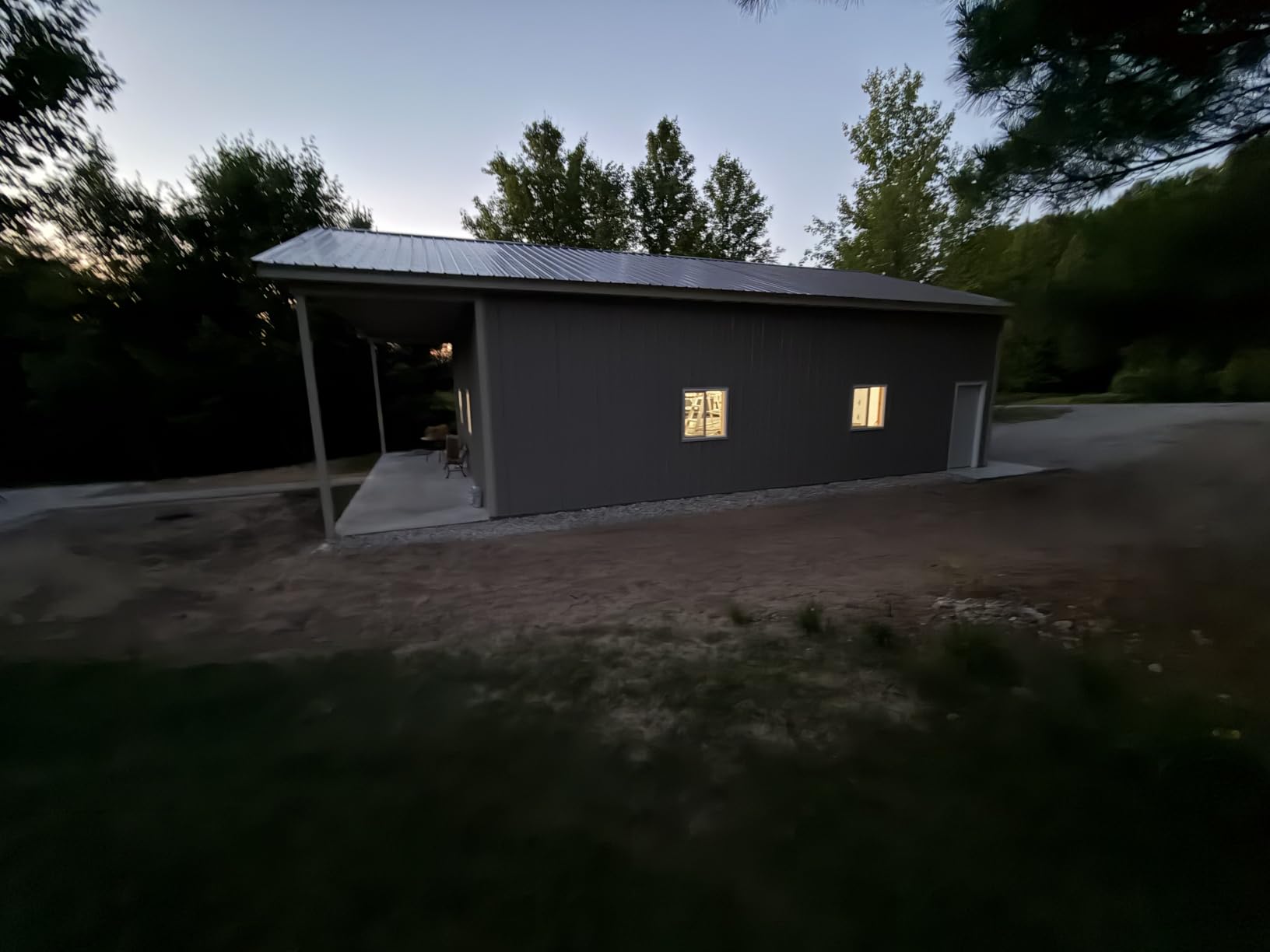 hykolity 4FT LED Shop Light, 42W [250W Equivalent],4400LM,5000K Daylight customer photo 1