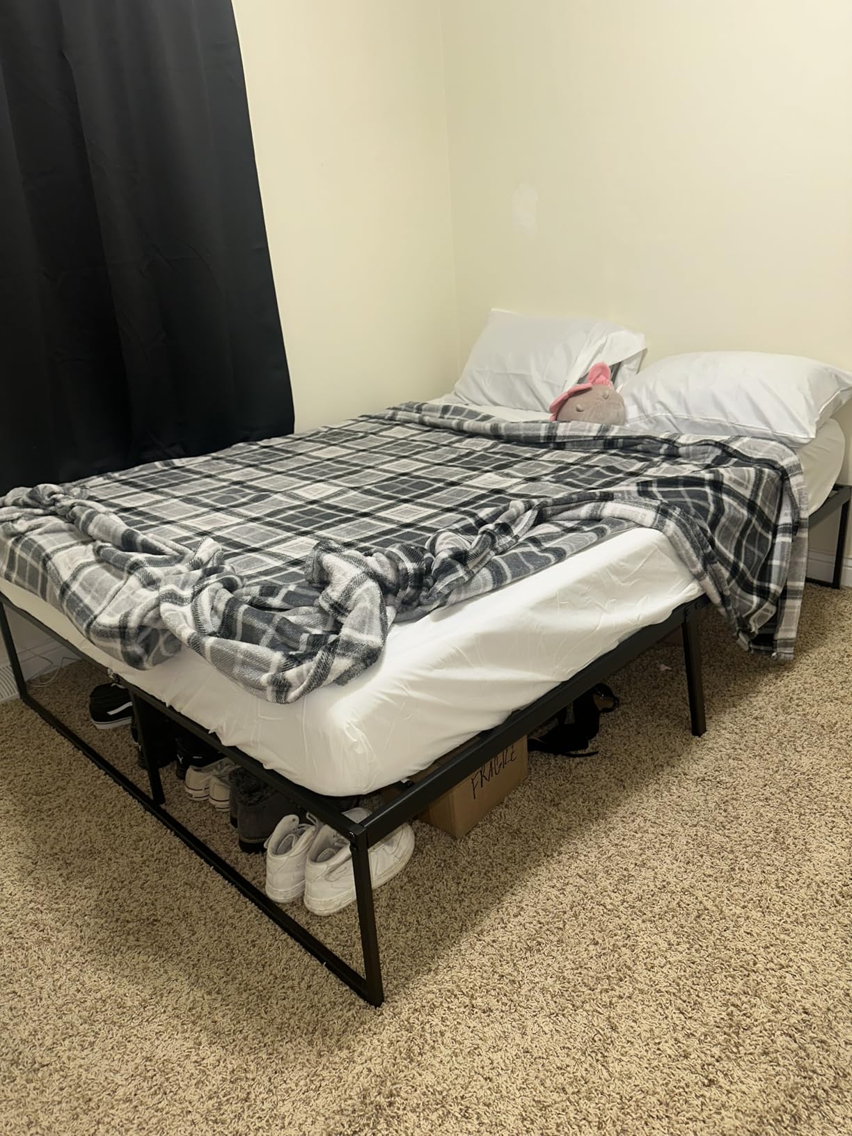ZINUS Lorelei 14 Inch Metal Platform Bed Frame, Mattress Foundation with Steel Slat Support, No Box Spring Needed, Easy Assembly, King, Black customer photo 1
