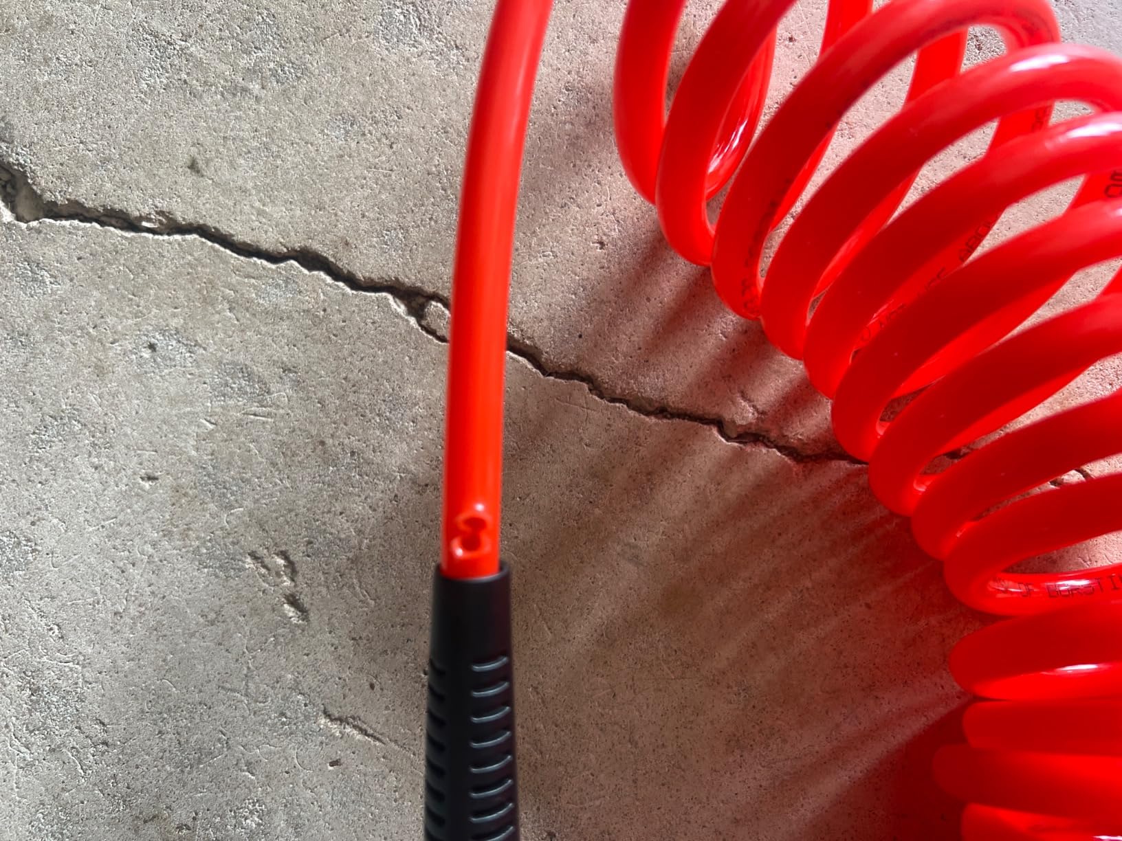 Hromee 1/4 in x 25 ft Polyurethane Recoil Air Hose with Bend Restrictors Compressor Hose with 1/4