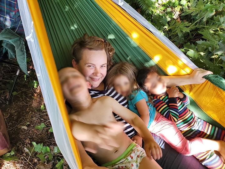 Ryno Tuff XL 2 Person Camping Hammock with Mosquito Net & Rain Fly - Compact Double Hammock with Bug Net, Tarp, Pocket, Tree Straps & Heavy Duty Carabiners - Parachute Grade Nylon Holds Over 600lbs customer photo 2