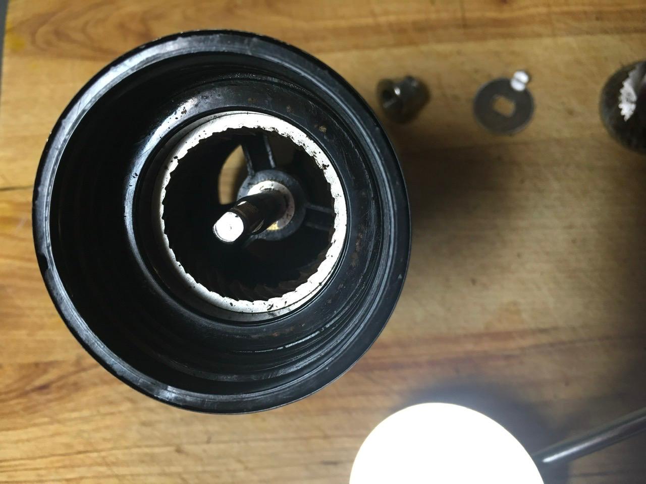 VEVOK CHEF Manual Coffee Grinder Stainless Steel Burr Grinder 6 External Adjustable Setting Vintage Hand Coffee Grinder Portable Hand Crank Conical Coffee Bean Grinder Mill for Home,Camping customer photo 1