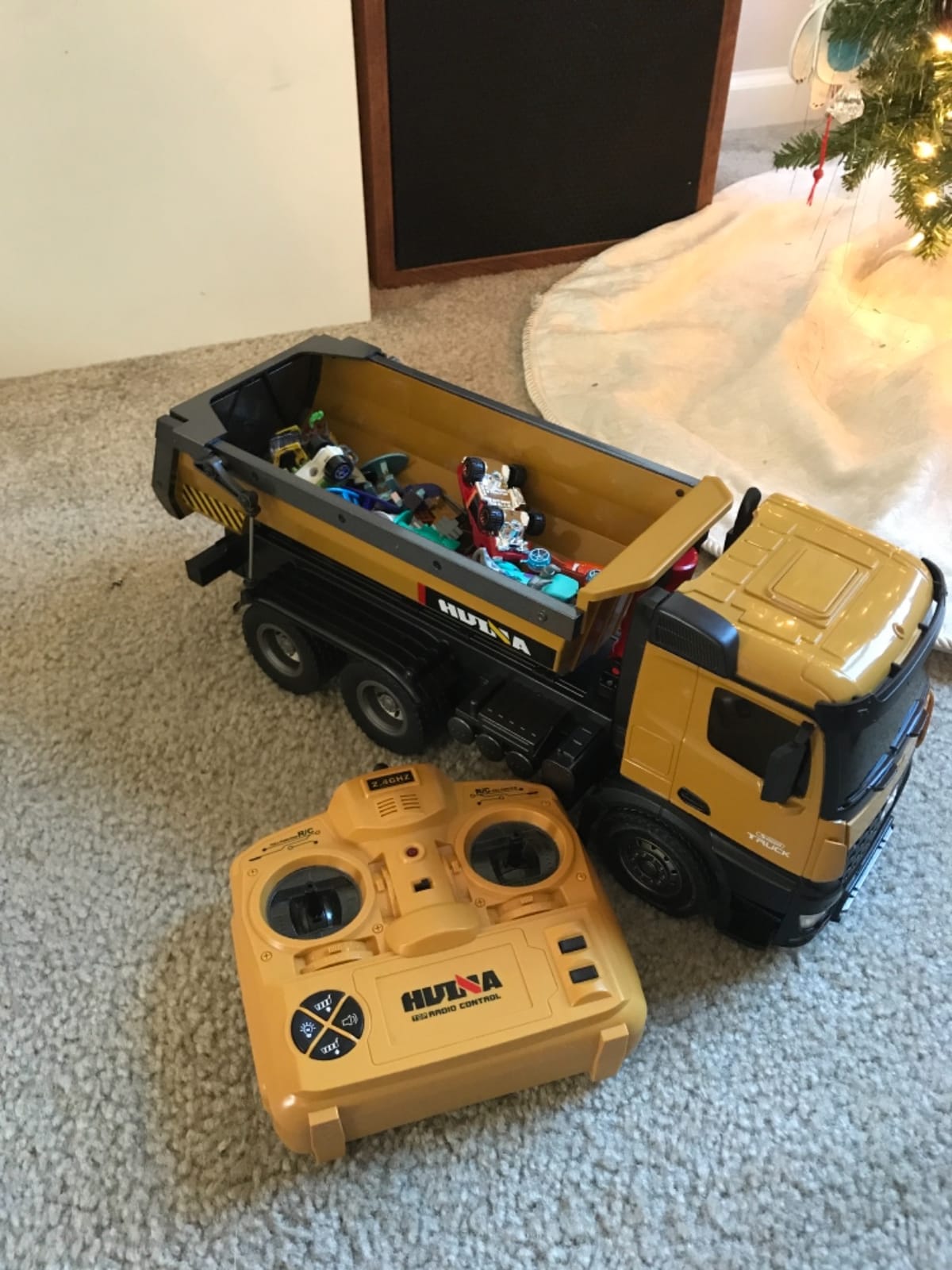 kolegend RC Excavator Toy | 1:18 Remote Control Excavator customer photo 2
