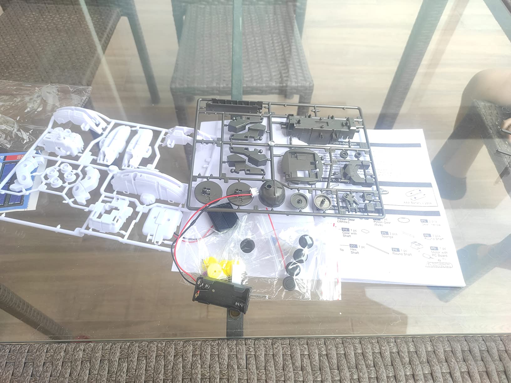 AESGOGO STEM Projects for Kids Ages 8-12, Solar Robot Toys 6-in-1 Science Kits DIY Educational Building Space Toy, Christmas Birthday Gifts for 7 8 9 10 11 12 13 Year Old Boys Girls Teens. customer photo 1