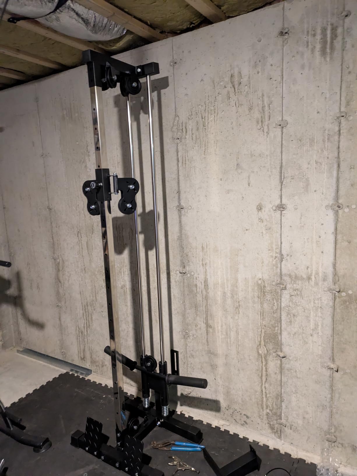 ER Kang Cable Station Wall Mount, 18in Pulley Tower, Dual Pulley System, High & Low Cable Machine, LAT Pull-Down & Row Tower with Flip-Up Footplate, Home Gym Cable Crossover, Black customer photo 1