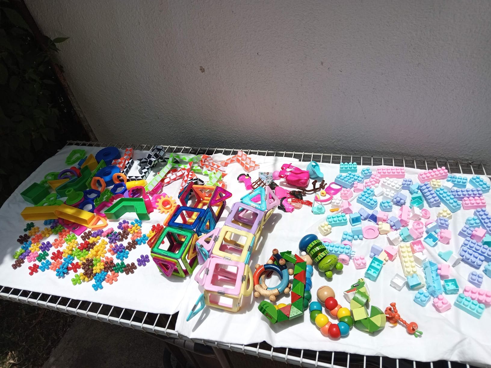 Rurvale Toddler Girl Toys, Magnetic Tiles 44pcs, Birthday Gifts Ideas for Girls Toys Age 3 4 5, Magnetic Blocks, Magnet STEM Montessori Toddler Kids Christmas Toy Gifts for 3 4 5 6 7 Year Old Girls customer photo 2