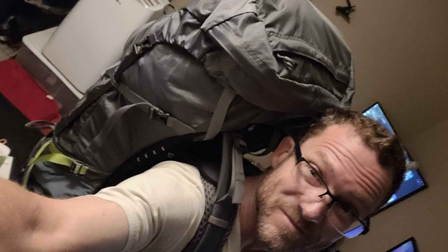 Osprey Atmos AG 65L Men's Backpacking Backpack, Green L-XL customer photo 1