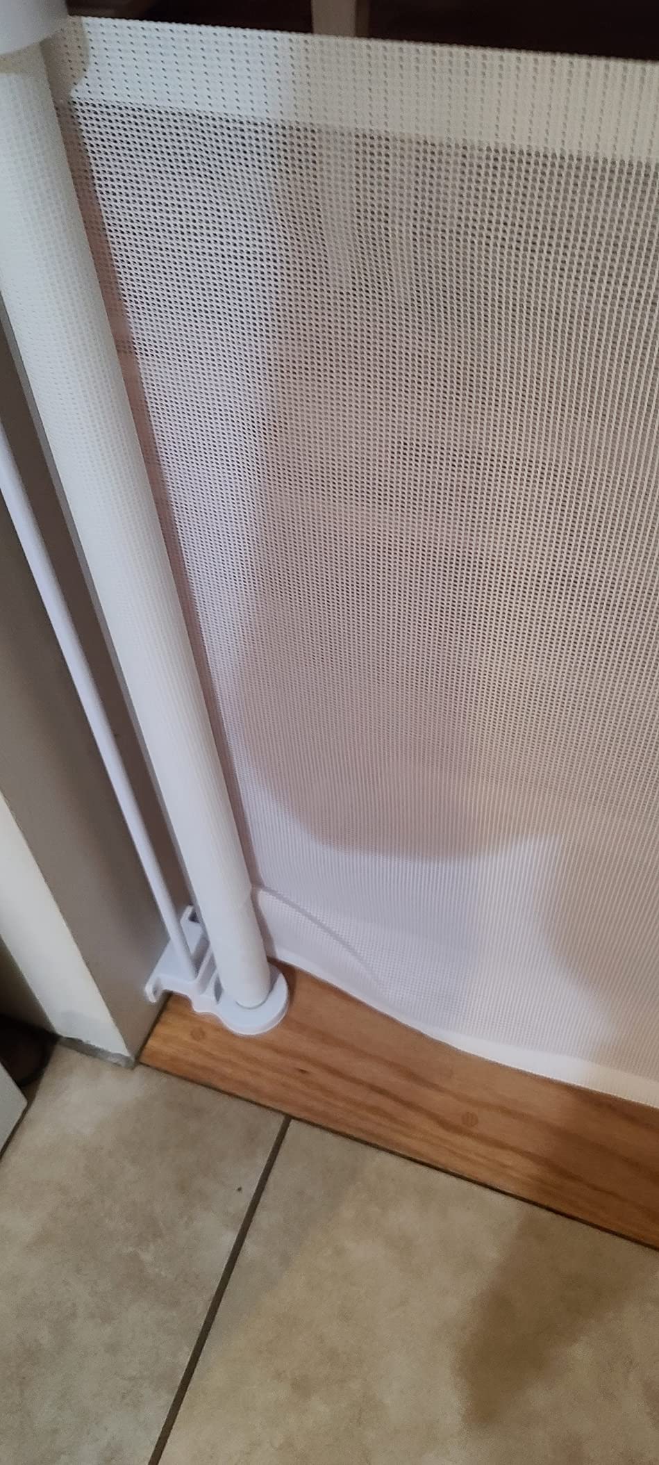 KISKIZ 110 Inch Extra Wide Retractable Baby Gate for Large Openings, White customer photo 1