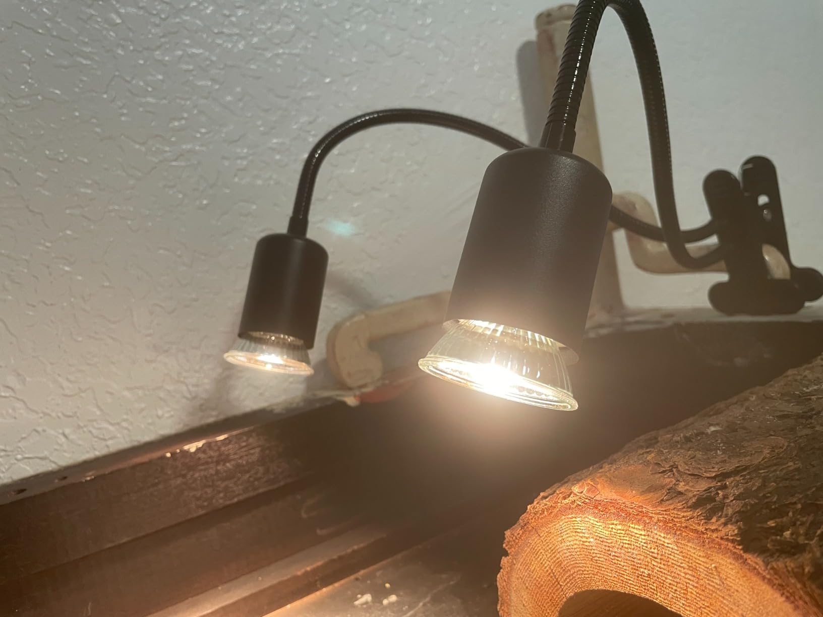 TFNN Reptile Heat Lamp, Double-Head Heat Lamp with Clamp, UVA UVB Reptile Light with Intelligent Cycle Timer for Turtle, Bearded Dragon, Lizard and More, 2 Bulbs 25W+50W customer photo 1