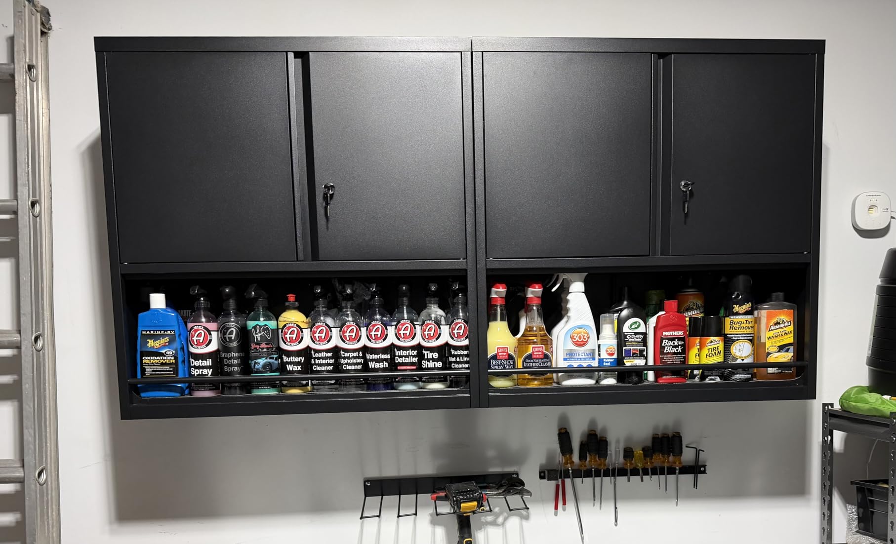 GREATMEET Locking Metal Garage Wall Cabinet with Doors and Shelf customer photo 1