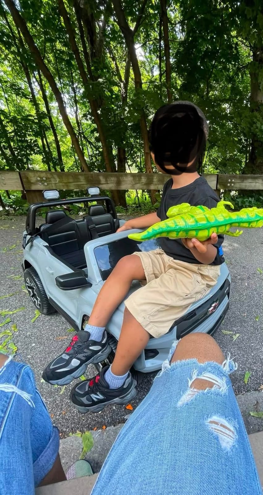 24V Licensed Chevrolet Kids Electric Ride on Car, 2 Seater customer photo 2