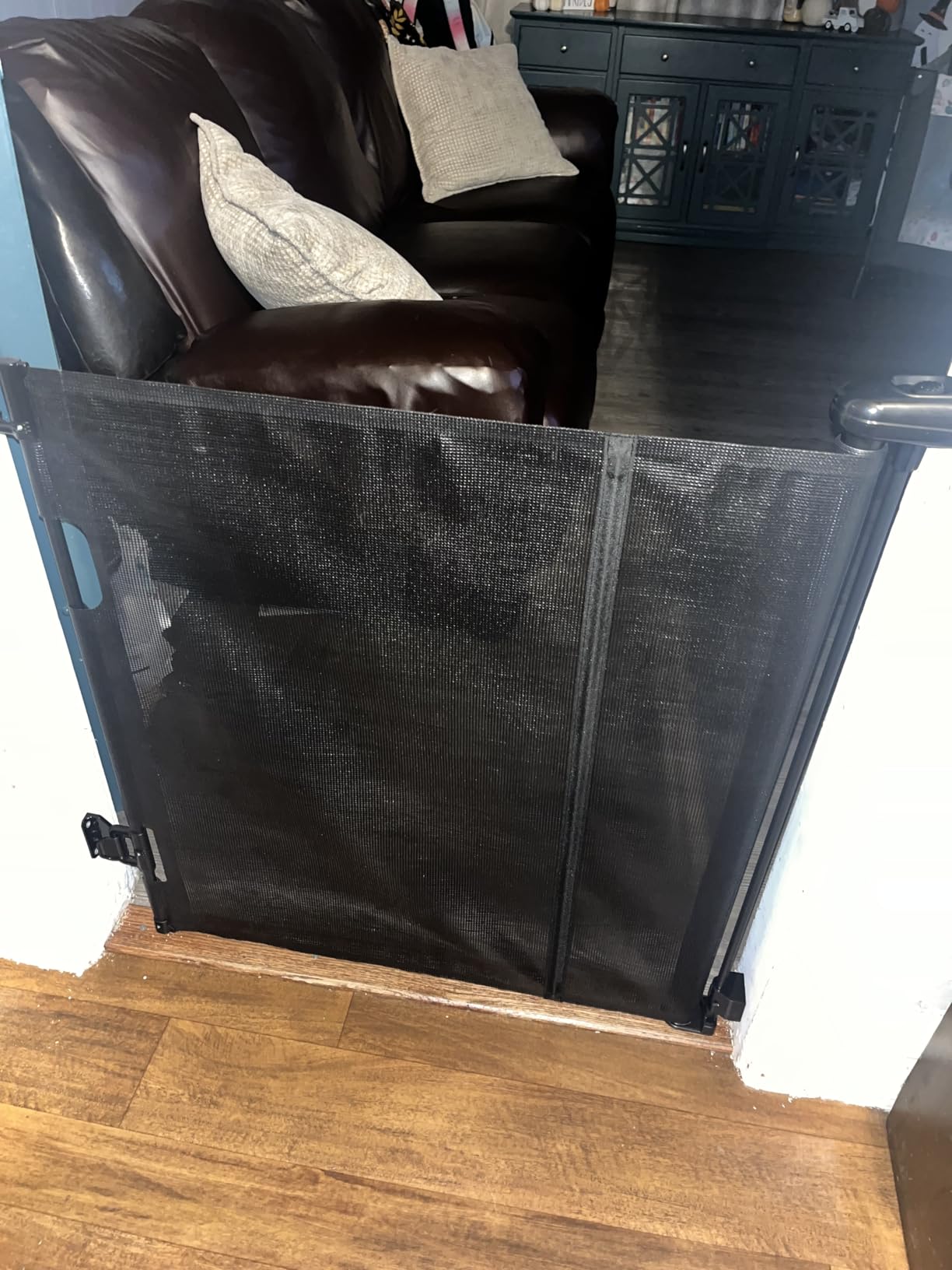 Reinforced 80 Inch Retractable Baby Gate Extra Wide Baby Gate for Wide Openings, Indoor/Outdoor Retractable Dog Gate for Doorway, Mesh Dog Gate Indoor Prevent Babies/Pets from Crawling Under, Black customer photo 2