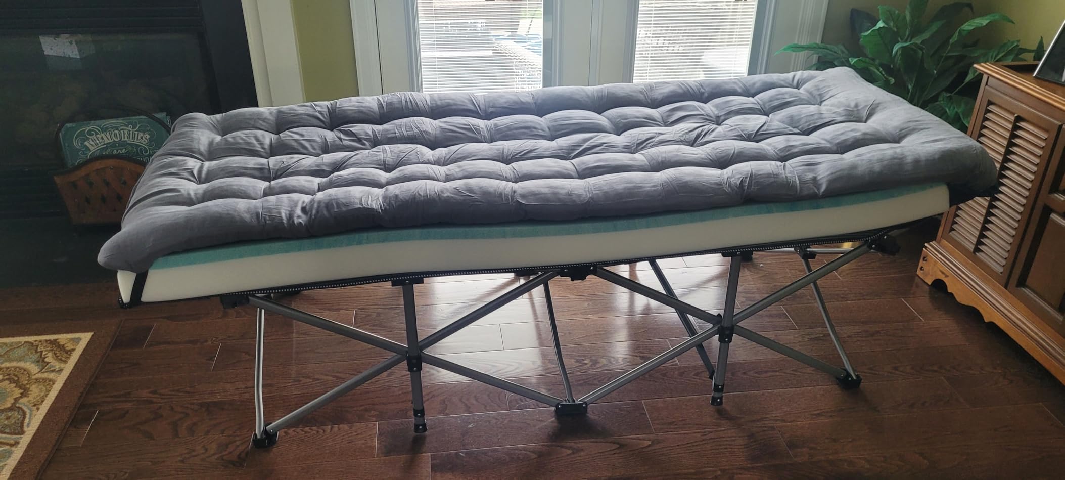 DoCred Oversized XXL Camping Cot with Mattress, 32