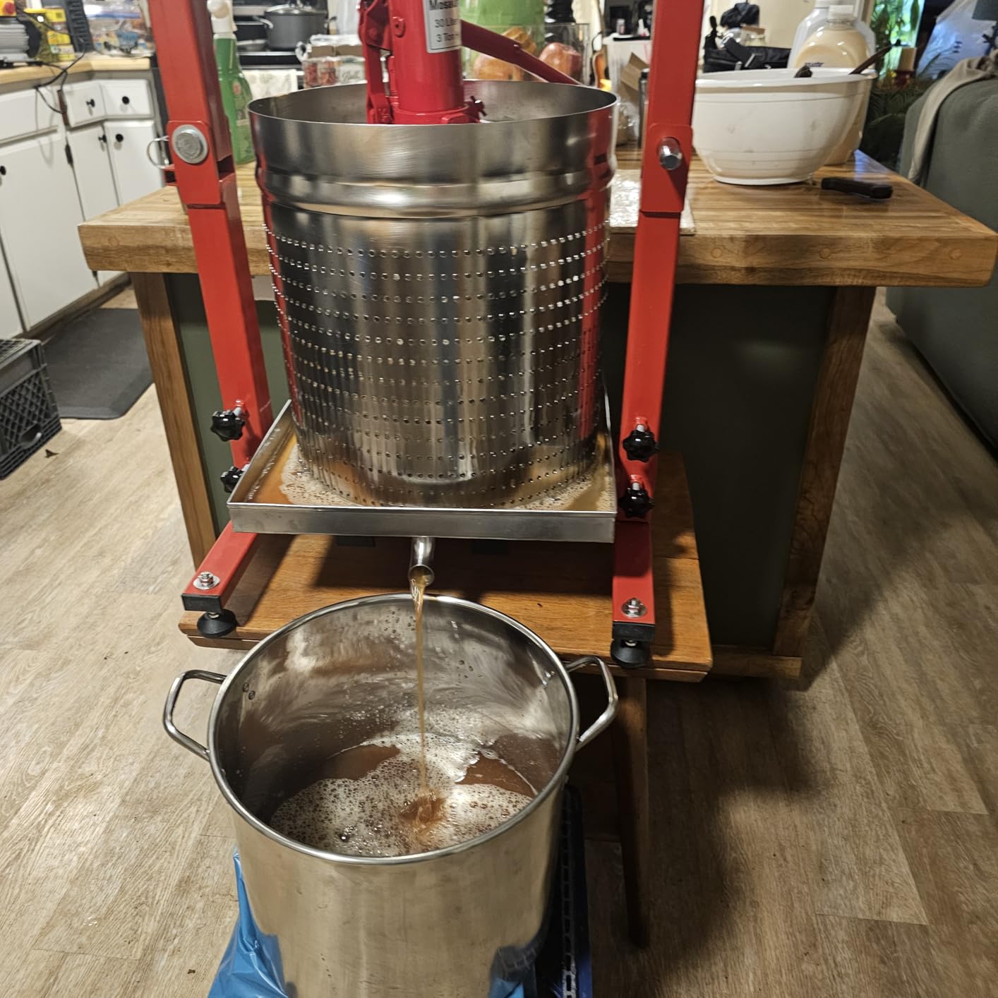 Tabletop Mosakar Fruit Crusher. Whole Apple Pear Potato Grinder. Reinforced Stainless Steel Blade. Make Fine Pulp customer photo 1