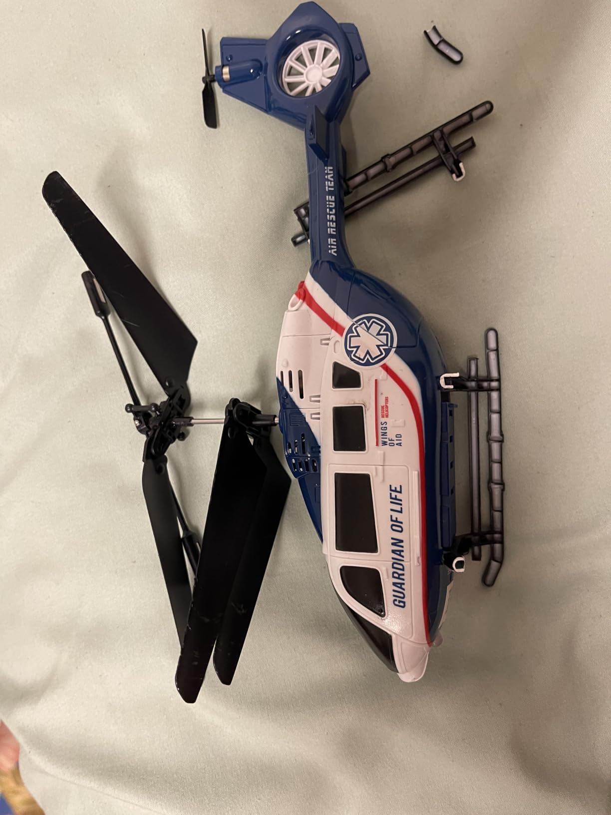 DEERC RC Helicopter, Remote Control Helicopter, 26 Mins Flight Time, LED Lights & Altitude Hold, 2 Batteries customer photo 1