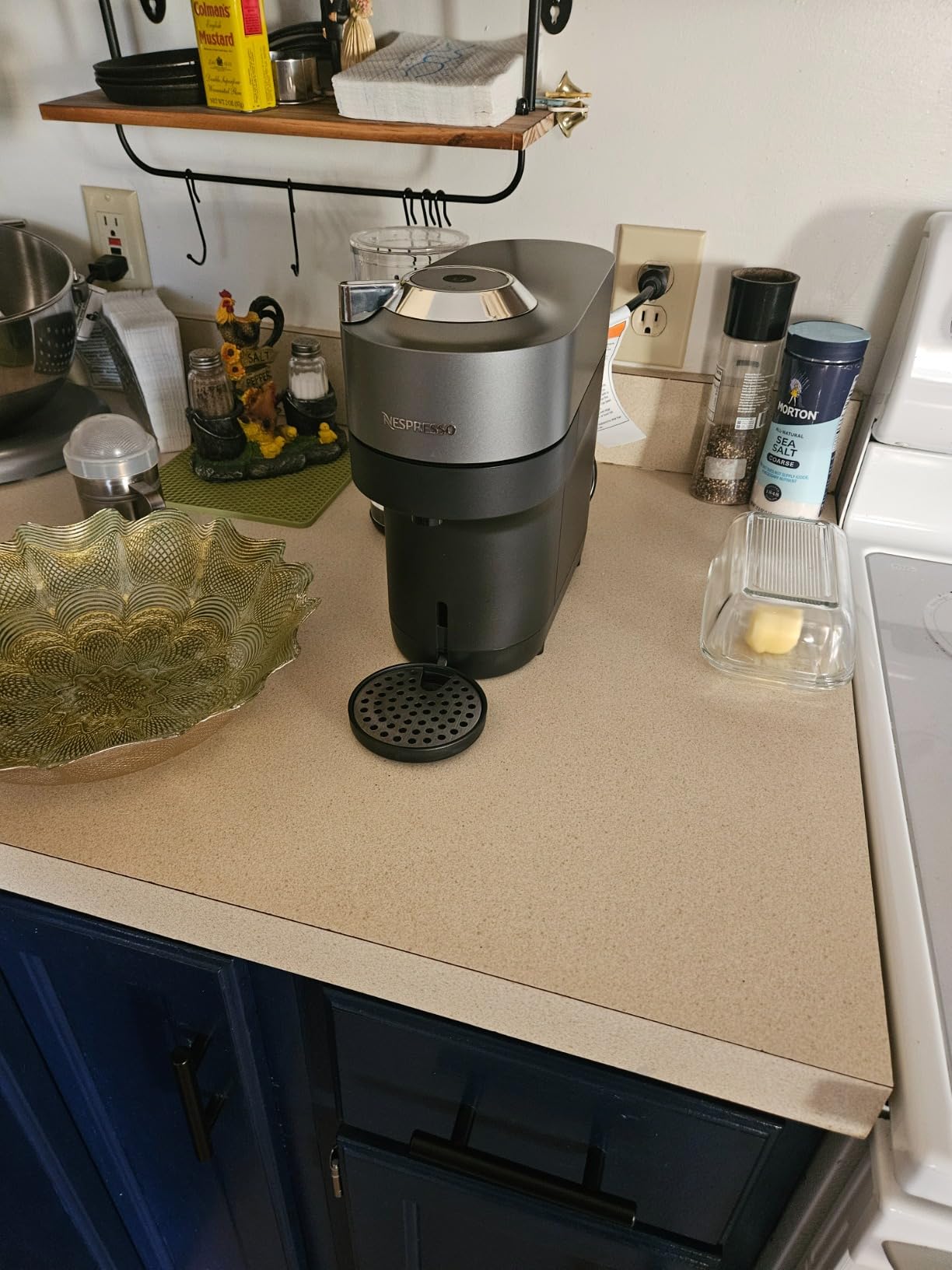 Nespresso Vertuo Pop+ Deluxe Coffee Machine with Frother, Matte Black Gold customer photo 1