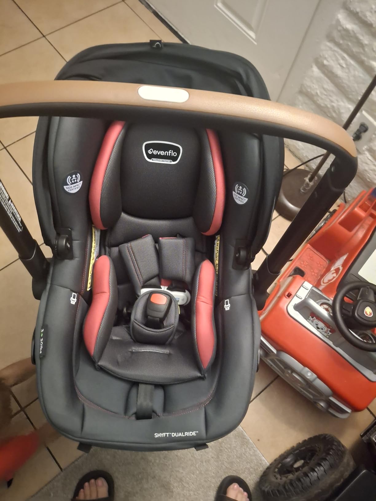 Evenflo Shyft DualRide Preemie and Infant Car Seat Stroller Combo customer photo 2