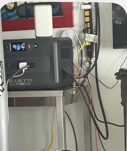 BLUETTI Apex 300 Solar Generator & 3x200W Solar Panel 2764.8Wh LFP Battery customer photo 2