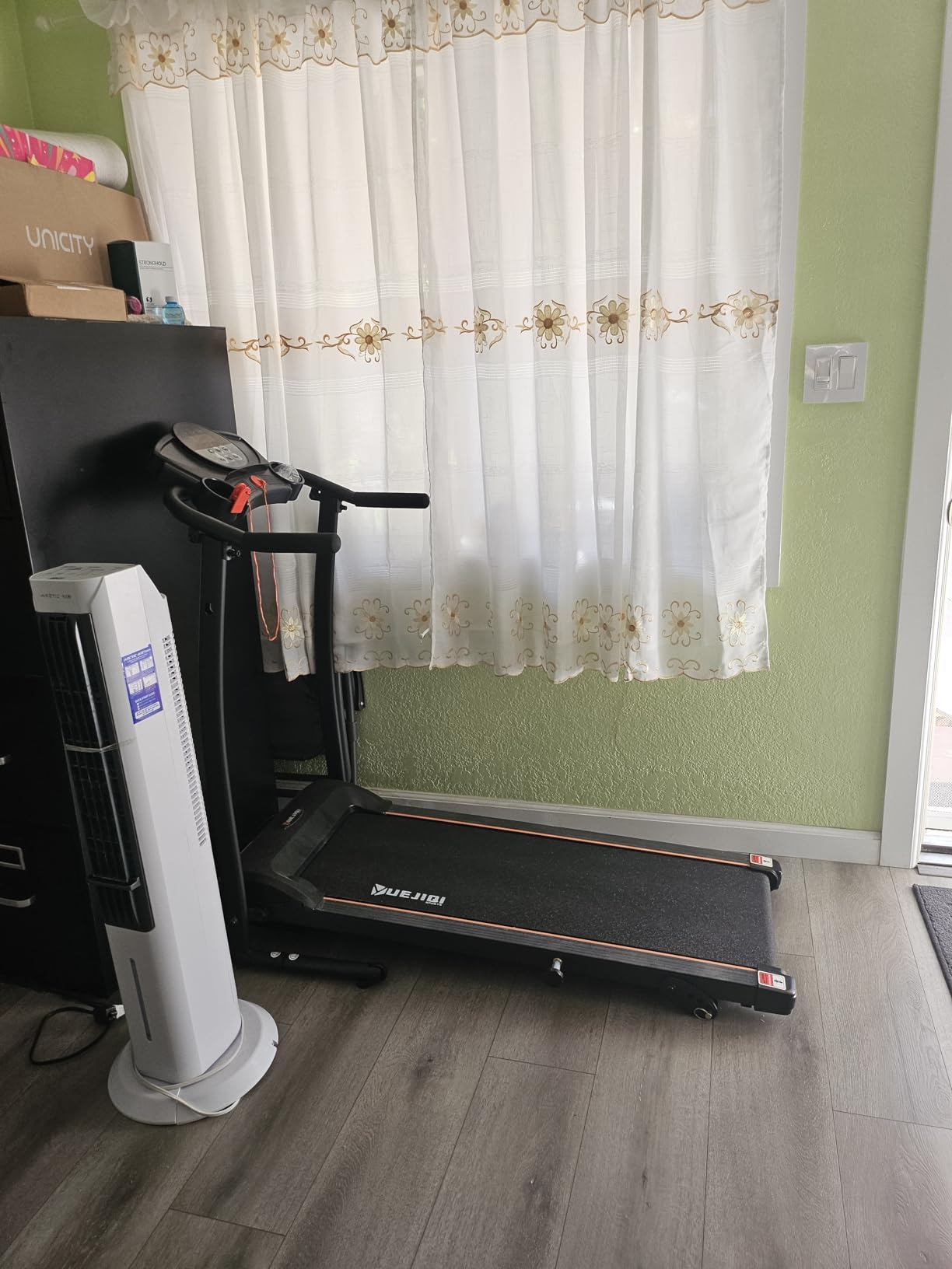 Treadmill with Manual 10%/Auto 25% Incline 8.5/10MPH for Office Home Gym customer photo 1