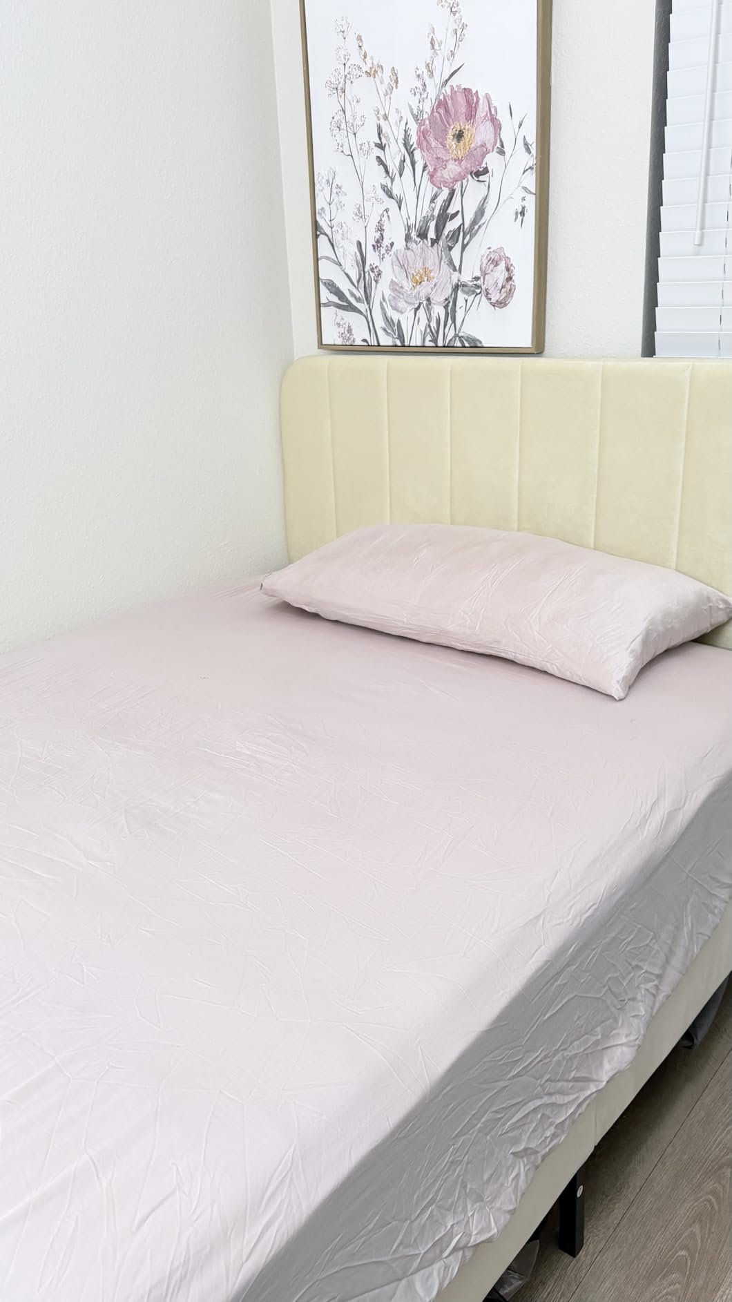 VECELO King Size Bed Frame with Upholstered Headboard, Velvet Platform Bedframe Mattress Foundation, Strong Wood Slat Support, No Box Spring Needed,Velvet Beige customer photo 1