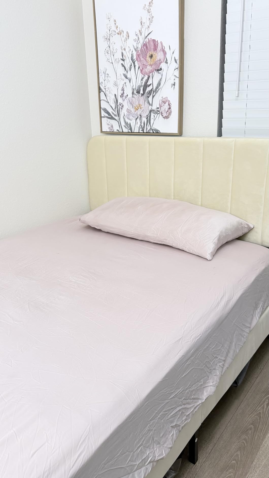 VECELO King Size Bed Frame with Upholstered Headboard, Velvet Platform Bedframe Mattress Foundation, Strong Wood Slat Support, No Box Spring Needed,Velvet Beige customer photo 2
