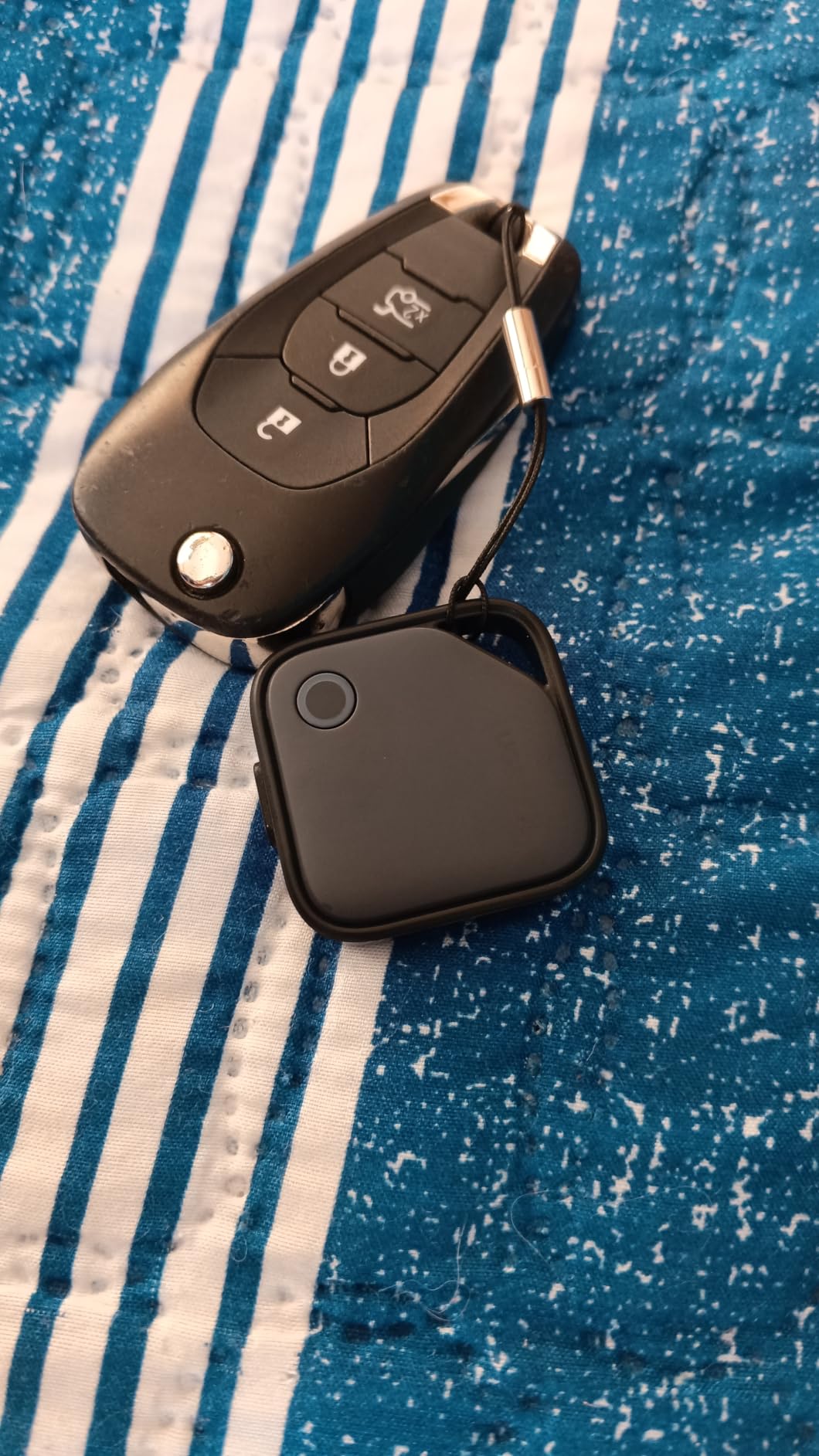 UGREEN Finder Duo Air Tracker Tags 4 Pack (iOS and Android) customer photo 2