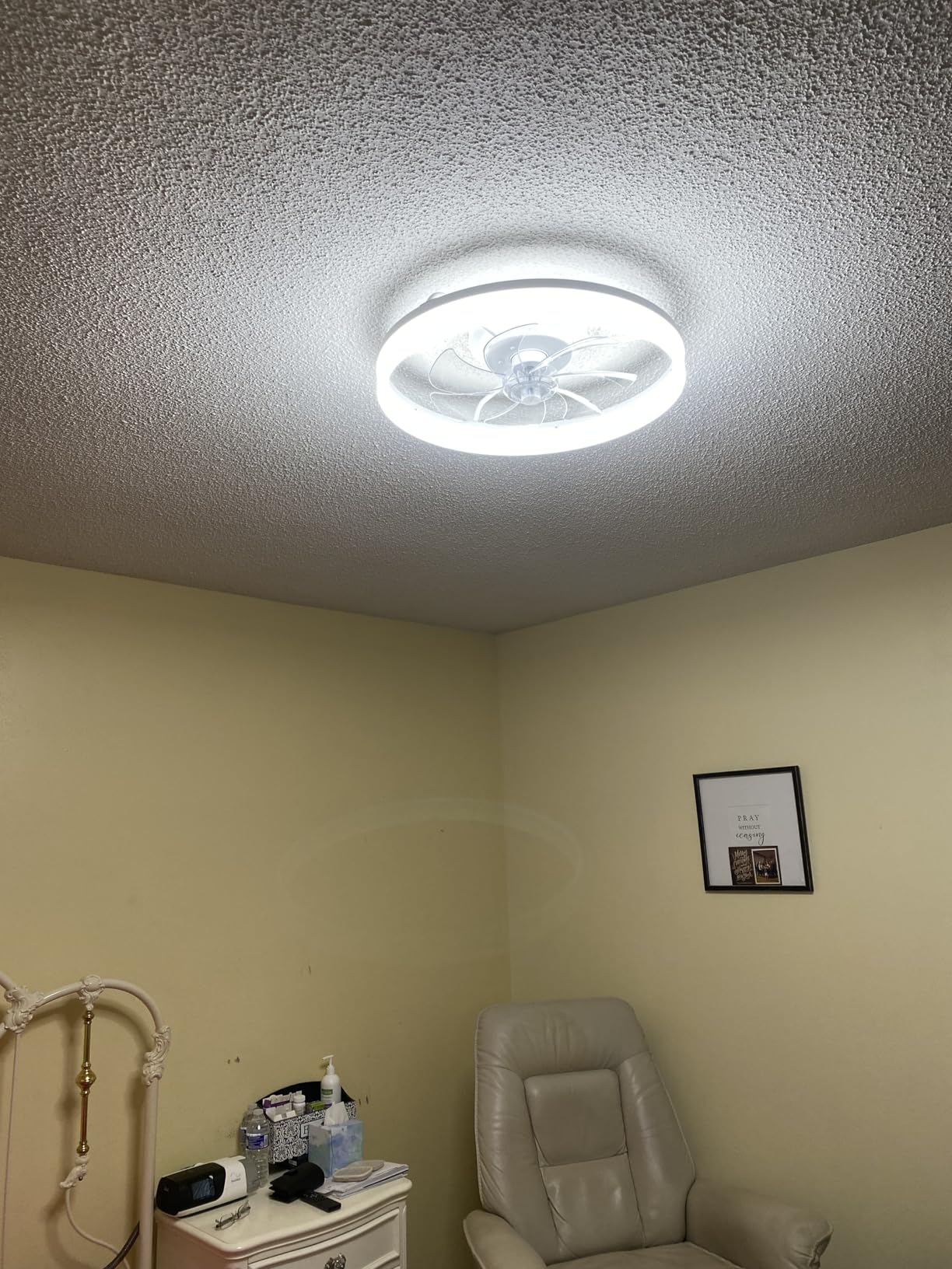 DIAMONDFORGE 72 inch Ceiling Fans with Lights and Remote Control,Indoor/Outdoor Flush Mount Low Profile Commercial Reversible Dimmable Wood Grain Ceiling Fans for Living Room Patio Industrial Shop. customer photo 1